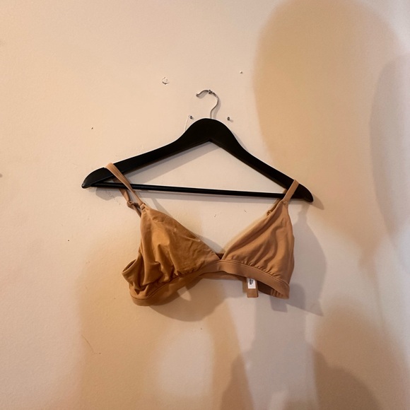 Skims new with tags bra,  size M, tan color - Picture 5 of 5